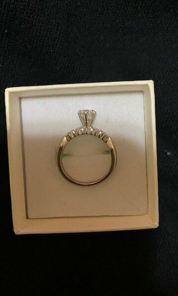 0.91 CT Round Brilliant Cut Diamond Ring - Image 3