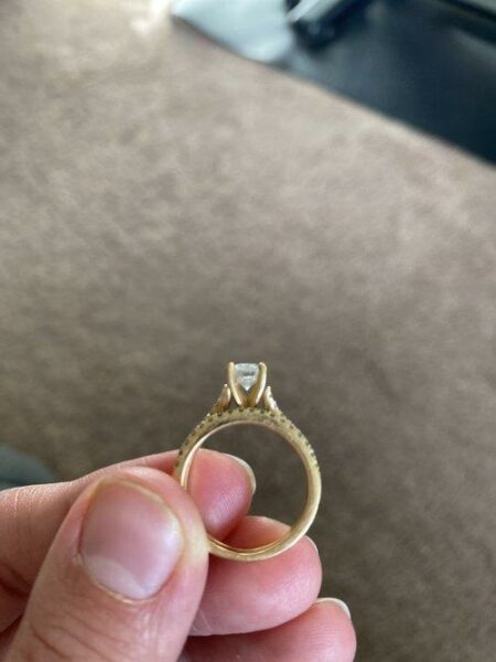 GIA Certified 0.70 Carat G SI2 Round Brilliant Diamond Ring - Image 2