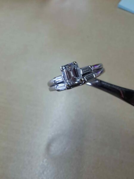 0.55 G-H VVS1 Emerald Cut Diamond Vintage Wedding Ring Set - Image 4