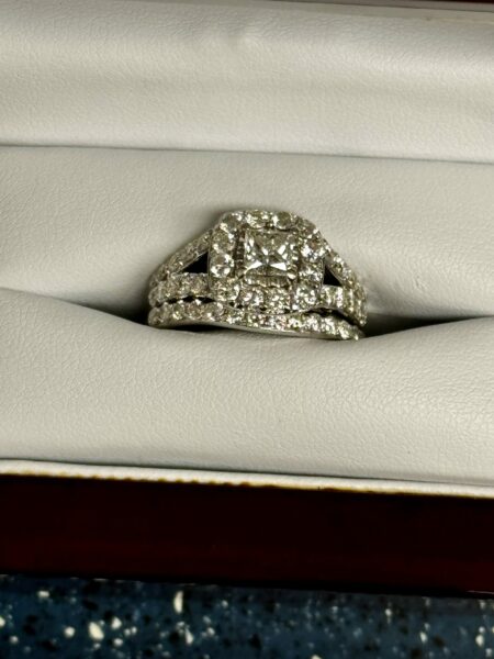 0.64 CT H SI-S2 Square Modified Brilliant Cut Diamond Ring - Image 2