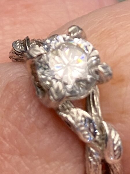 1.02 lab-grown round engagement ring in platinum - Image 2