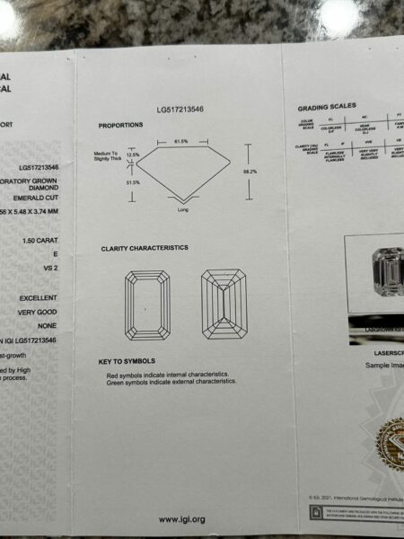 Brilliant Earth Lab-grown Emerald cut 1.5 carat E, VS2 - Image 3