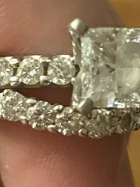 Lab-grown platinum, princess cut wedding band set - Image 3