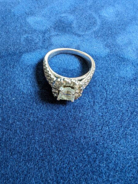 GSI Certified 1.31 CT E VS2 Lab Grown Princess Cut Diamond Ring - Image 3