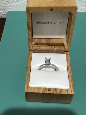 Brilliant Earth Lab-grown Emerald cut 1.5 carat E, VS2