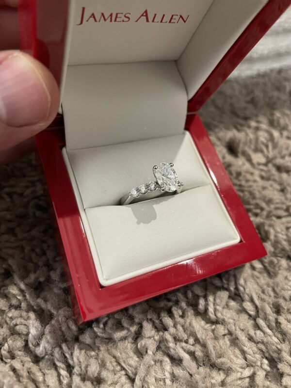 1.36 Gia certified lab-grown  oval D,vvs2 with .42 carat platinum setting with six stones. James Allen - Image 5