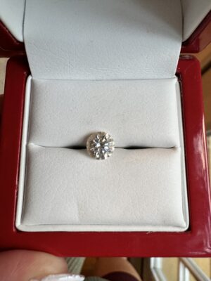 IGI Certified 1.7 CT G VS1 Lab Grown Diamond