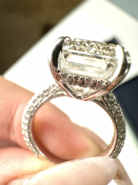 IGI Certified 8.01 CT G VS1 Lab Grown Emerald Cut Diamond Ring - Image 3