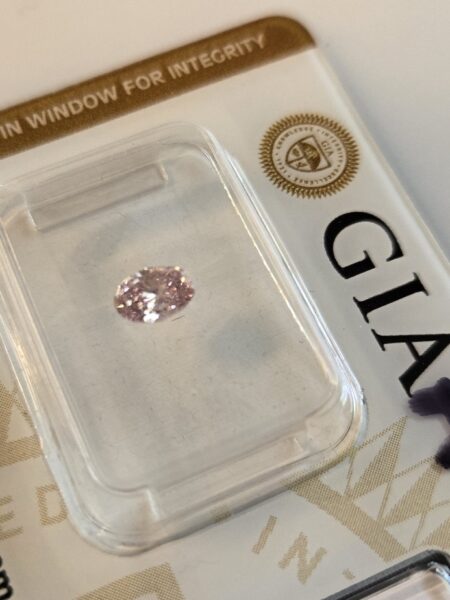 .35ct Fancy Intense Pink SI1 Oval Brilliant Diamond - Image 5