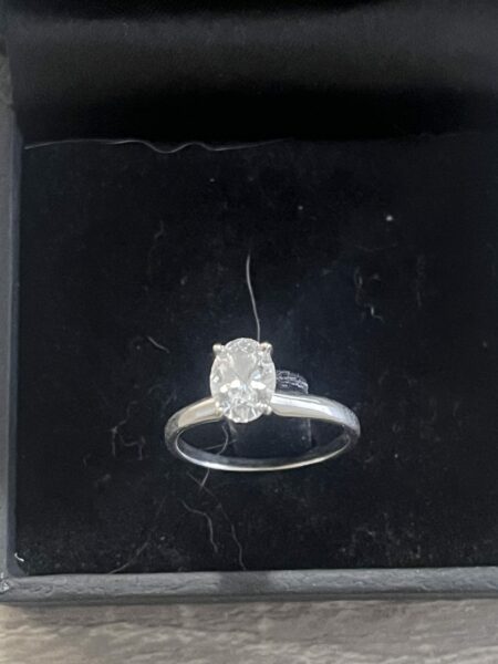 IGI Certified 1.11 CT D VVS2 Lab Grown Oval Brilliant Diamond Solitaire Engagement Ring - Image 4