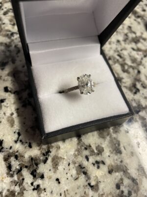 IGI Certified 2.16 CT H VS2 Lab Grown Oval Brilliant Diamond Engagement Ring