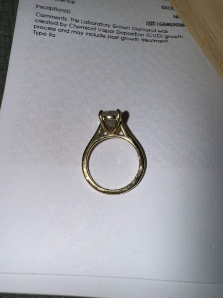 IGI Certified 2.03 CT F VS 1 Lab Grown Cushion Brilliant 18k Gold Engagement Ring - Image 4