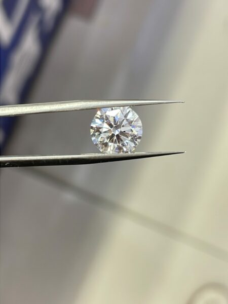IGI Certified 3.41 CT F VS1 Lab Grown Round Brilliant Loose Diamond - Image 2