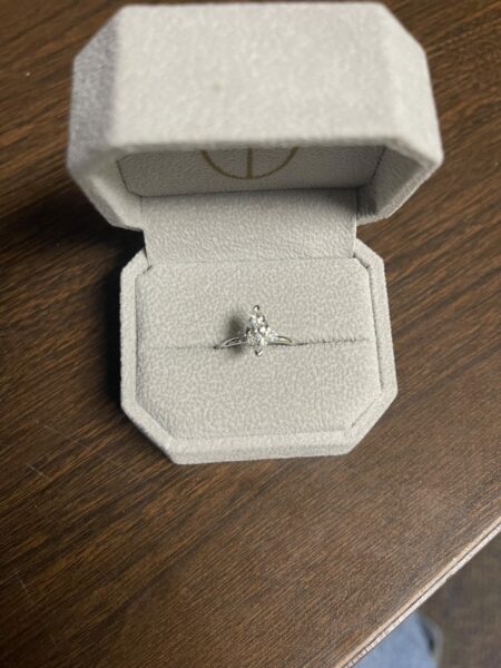 0.73 CT F VS1 Lab Grown Marquise Brilliant Diamond Ring - Image 5