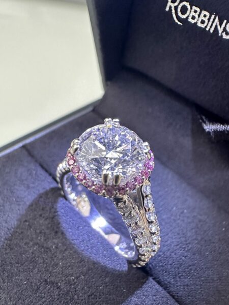 2.00 CT H SI 1 Lab Grown Round Brilliant with Pink Sapphire Halo Setting Diamond Ring - Image 6