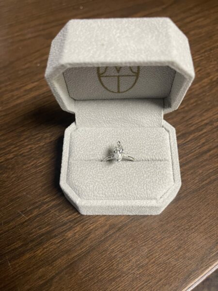 0.73 CT F VS1 Lab Grown Marquise Brilliant Diamond Ring - Image 2