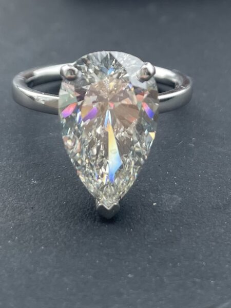 IGI Certified  5.00 CT H VS 1 Pear Cut Laboratory Diamond Ring - Image 8