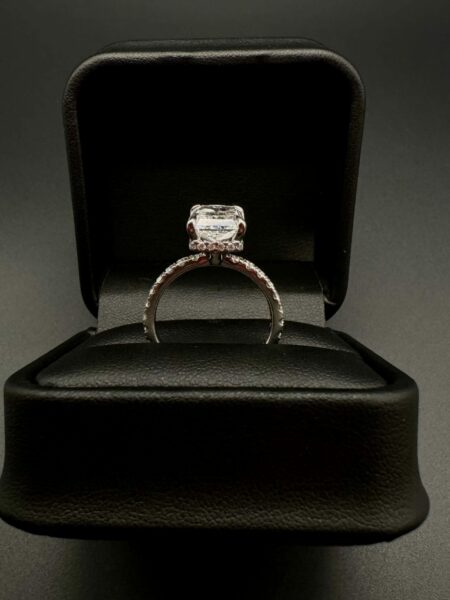 IGI Certified 5.01 CT E VS 1 Lab Grown Cut Cornered Rectangular Modified Brilliant Platinum Eternity Hidden Access Ring - Image 9