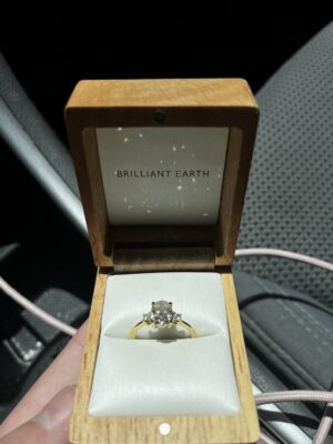 IGI Certified 1.57 CT J SI 1 Lab Grown Oval Brilliant Diamond Ring