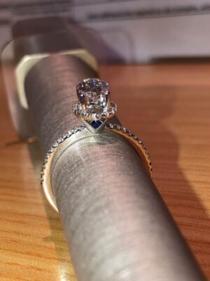 IGI Certified 0.97 CT D VS2 Lab Grown Oval Brilliant Diamond Ring