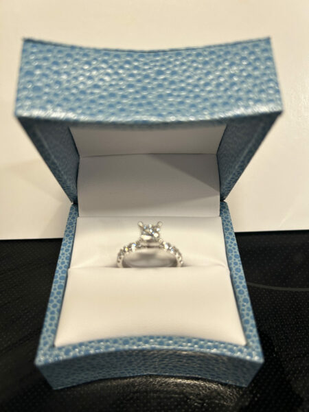 1.17 CT G VS1 LAB-GROWN PRINCESS CUT DIAMOND ENGAGEMENT RING - Image 2