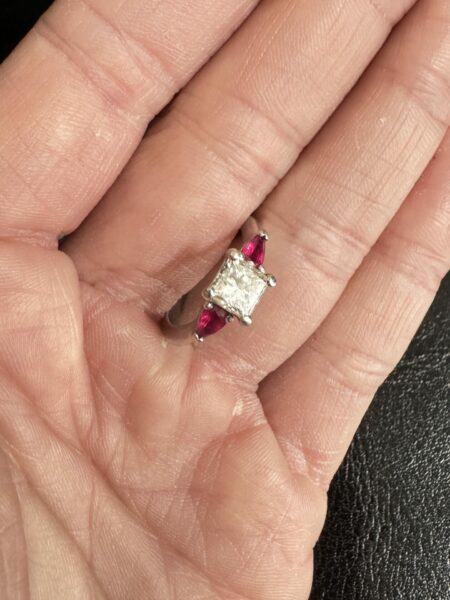 GIA Certified 1.01 CT H VS2 Princess Cut Diamond Ring with Two Faceted Pear Shaped Natural Rubies - Image 6