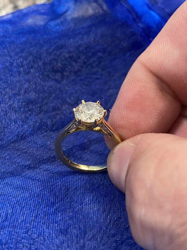 GIA Certified 2.00 CT J SI 1 Natural Round Brilliant Diamond Ring - Image 4