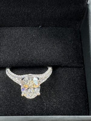 IGI Certified 3.03 CT F VS 2 Lab Grown Oval Brilliant Diamond Ring