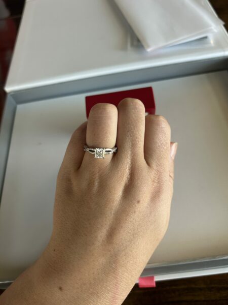 GIA Certified 0.91 CT G VS2 Square Modified Brilliant Diamond Ring - Image 4