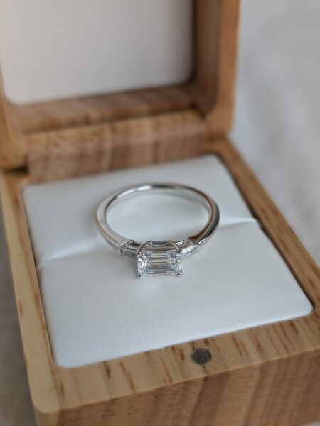 IGI Certified 0.98 CT E I.F. Lab Grown Emerald Cut Diamond Ring - Image 7