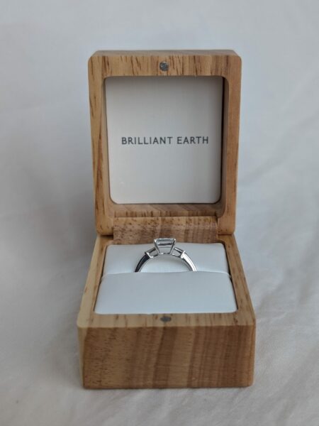 IGI Certified 0.98 CT E I.F. Lab Grown Emerald Cut Diamond Ring - Image 4