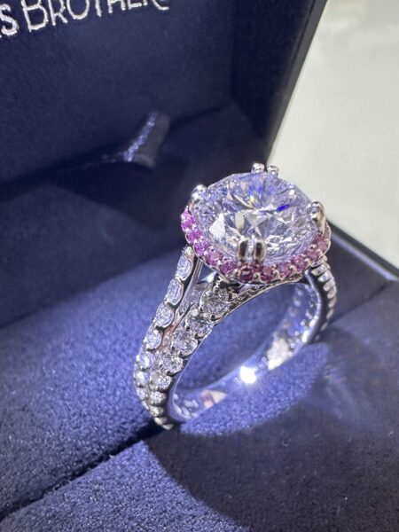 2.00 CT H SI 1 Lab Grown Round Brilliant with Pink Sapphire Halo Setting Diamond Ring - Image 5