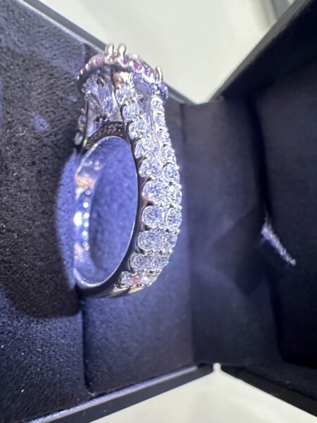 2.00 CT H SI 1 Lab Grown Round Brilliant with Pink Sapphire Halo Setting Diamond Ring - Image 2