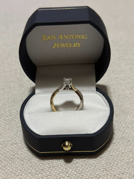 EGL Certified 0.68 CT D VS1 Round Brilliant Diamond Ring - Image 4