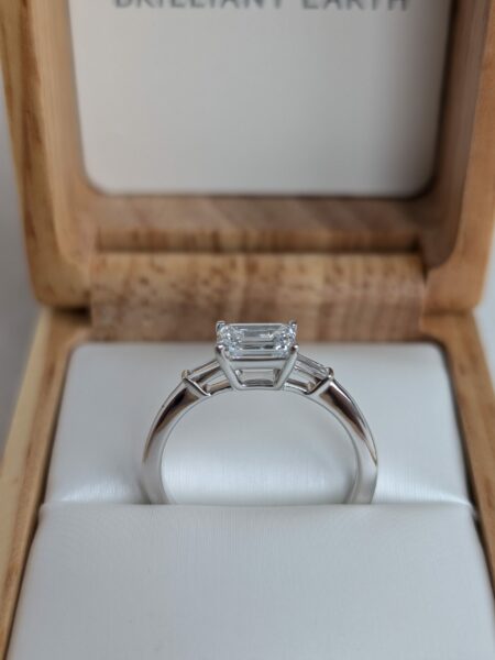 IGI Certified 0.98 CT E I.F. Lab Grown Emerald Cut Diamond Ring - Image 6