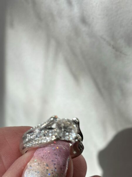 1.29 CT H SI2 Round Brilliant Cut Diamond Ring - Image 4
