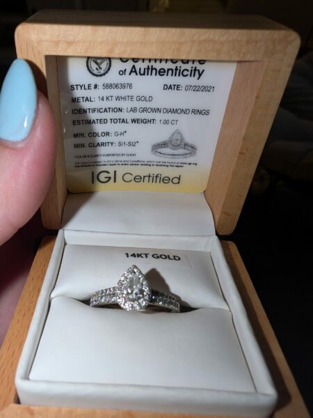 IGI Certified 1.0 CT G-H SI1-SI2 Lab Grown Pear Cut Diamond 14 KT Ring - Image 3