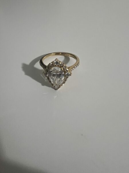 IGI Certified 2.11 CT E VS1 Lab Grown Pear Brilliant Diamond Ring - Image 14