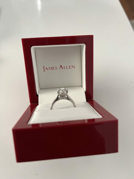 IGI Certified 2.06 CT F VVS2 Lab Grown Pear Brilliant Engagement Ring - Image 4