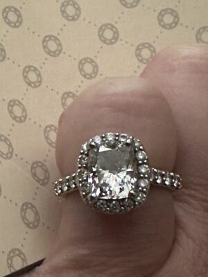 IGI Certified 2.70 CT H VS2 Lab Grown Cushion Brilliant Diamond Ring