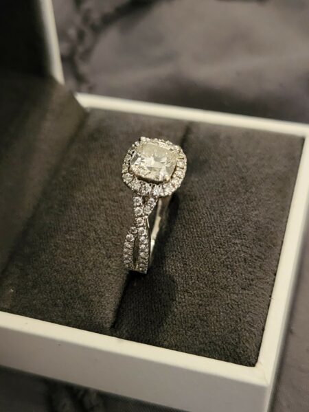 IGI Certified 1.01 CT F VVS2 Lab Grown Square Cushioned Brilliant Diamond Ring - Image 6