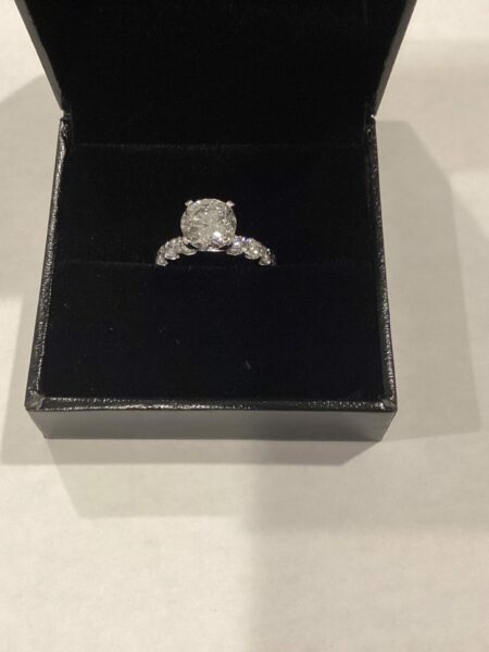 IGI Certified 2.50 CT G VS2 Lab Grown Round Brilliant Diamond Ring - Image 6
