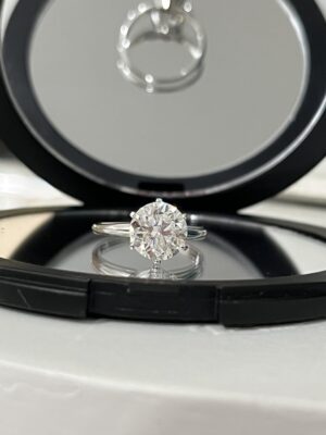 IGI Certified 3.13 CT H VS 1 Lab Grown Round Brilliant Diamond Ring