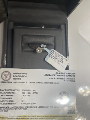 IGI Certified 1.10 CT E SI 1 Lab Grown Round Brilliant Diamond Ring