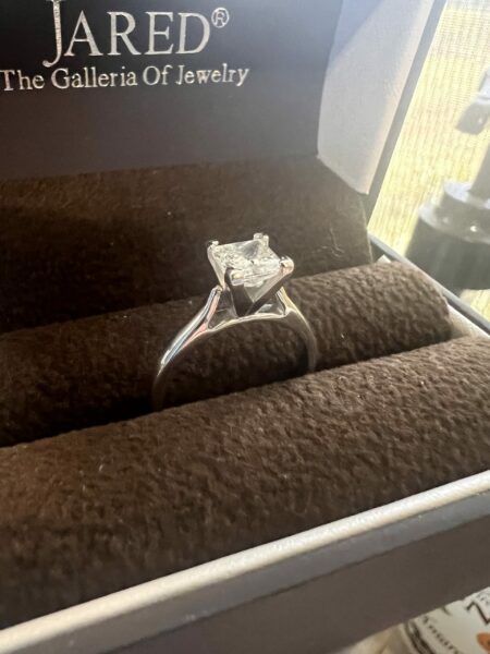 IGI Certified 1.01 CT J VS1 Lab Grown Princess Cut Diamond Ring - Image 6
