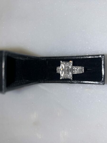 IGI Certified 4.04 CT D VS1 Lab Grown Radiant Cut Diamond Ring - Image 4