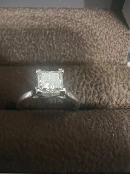 IGI Certified 1.01 CT J VS1 Lab Grown Princess Cut Diamond Ring - Image 7