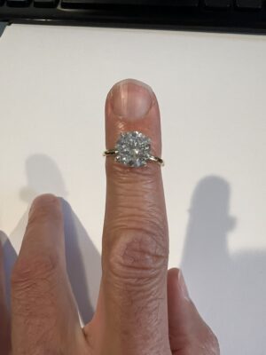 3.03 CT F VS1 Lab Grown Round Brilliant Diamond Ring