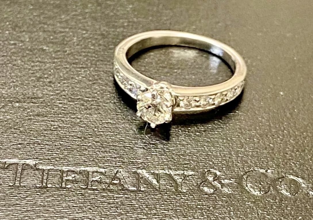 Tiffany & Co. Certified 0.36 CT G VVS2 Round Brilliant Diamond Ring