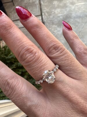 IGI Certified 1.25 CT G VVS1 Lab Grown Oval Cut Diamond Ring